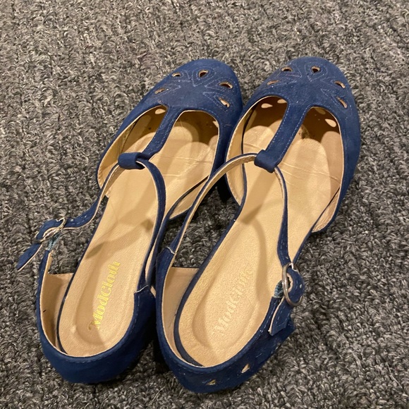 Modcloth Navy T-Strap Flats - Picture 3 of 4